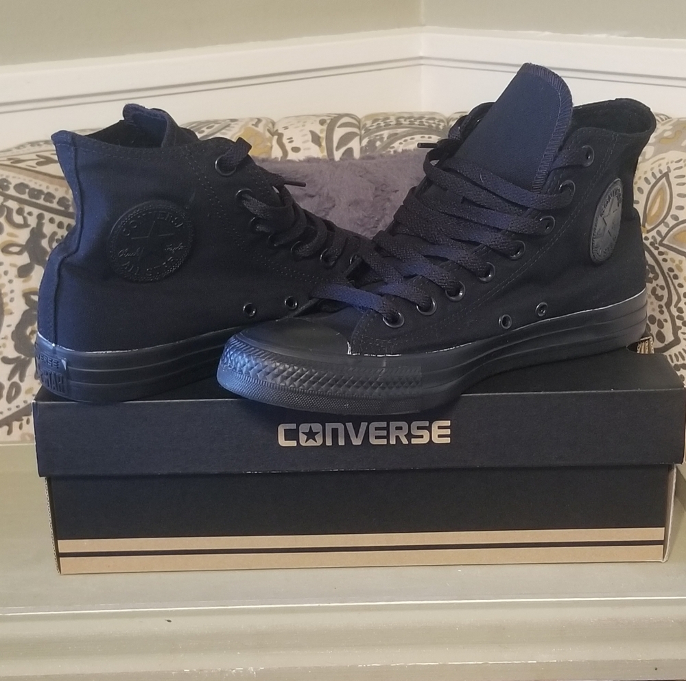 Converse Chuck Taylor Men's Size 7